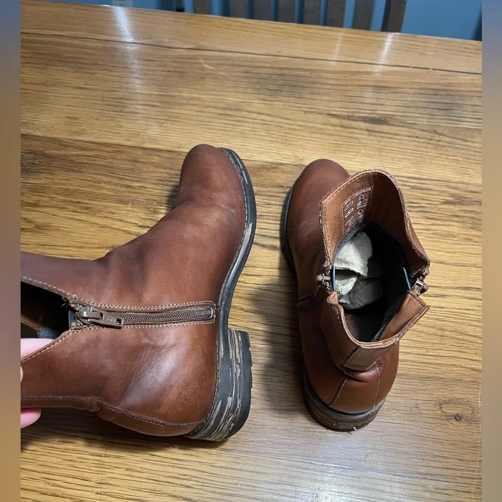 Taos Zip It Leather Ankle Boots | US 5–5.5 (EU 36) | Arch Support | 9196-COG